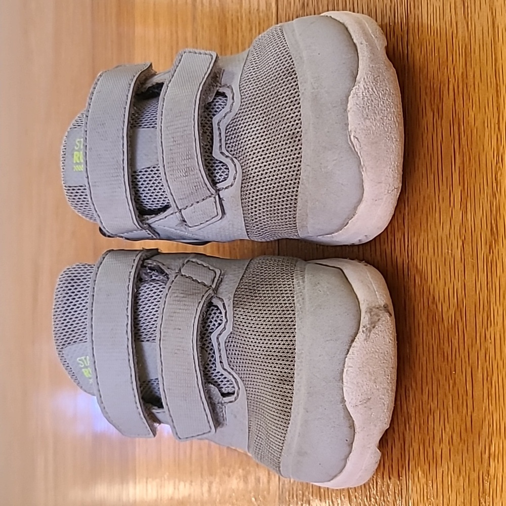 Used Nike Kid's Star Runner, Size 8C, Grey